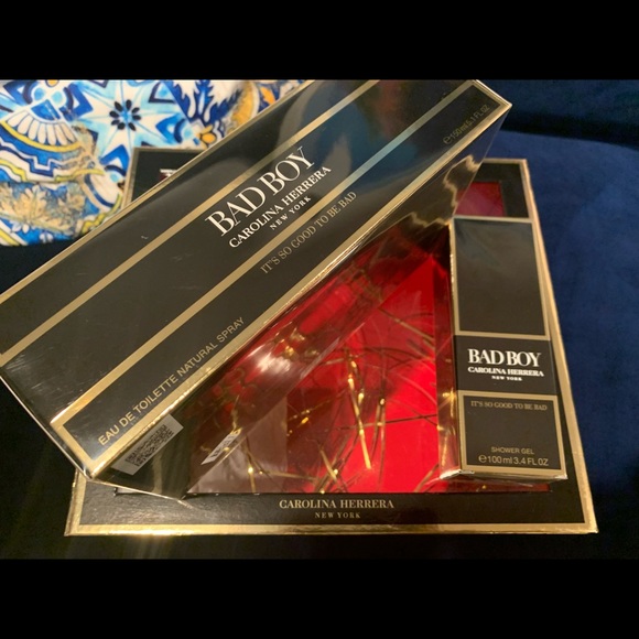 Carolina Herrera Bad Boy 5.1 & 3.4 shower gel - Picture 1 of 5